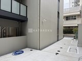 グランカーサ住吉3 明るい印象の共用エントランス前スペース
