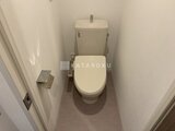 グランカーサ住吉3 温水洗浄便座付きの清潔感のあるトイレ空間