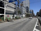 アーバネックス錦糸公園3 前面道路から見た建物と街並みの風景