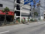 アーバネックス錦糸公園3 前面道路から見た建物の街並み風景