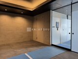 アーバネックス錦糸公園3 間接照明が落ち着きをもたらすエントランスホールと浴室入口