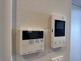 アーバネックス錦糸公園3 壁面に設置された給湯器と浴室乾燥暖房機の操作パネル