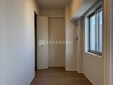 アーバネックス錦糸公園3 大きな窓から光が入る明るい玄関ホール