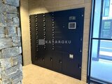 ビューテラス茗荷谷 エントランスホールに設置された機能的な宅配ボックス