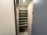 ビューテラス茗荷谷 可動式の棚がたっぷり収納できるウォークインクローゼット