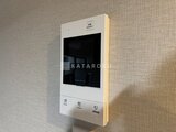 ビューテラス茗荷谷 シャワーブースと洗面台が配置されたコンパクトな浴室