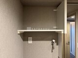 ビューテラス茗荷谷 モニター付きインターホンと給湯器リモコンが設置された壁面