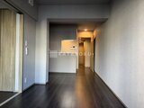 ビューテラス茗荷谷 明るい窓からの採光と落ち着いた色調の洋室空間