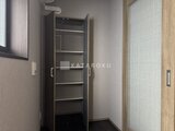 ビューテラス茗荷谷 窓からの採光が心地よいシンプルなリビングダイニング空間
