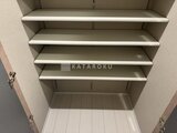 ビューテラス茗荷谷 可動式の棚板を備えた収納力たっぷりの壁面クローゼット
