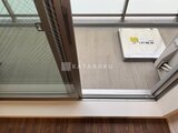 アスマチメゾン両国2 採光窓から光が入る明るい室内空間