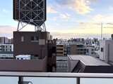 アスマチメゾン両国2 屋上から見た開放的な都市風景と建物群の眺め
