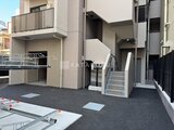 OAKLANCE森下2 建物エントランスと階段室がある共用部の様子