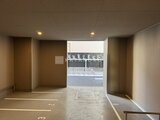 OAKLANCE森下2 明るい光が差し込む開放的なエントランスホール