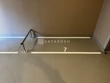 OAKLANCE森下2 駐車場の明るい床面と番号表示の様子