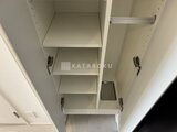 OAKLANCE森下2 上下段に分かれた収納スペース付きの天井高収納