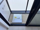 OAKLANCE森下2 天窓から自然光が入る開放的な室内の様子