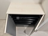 THE PALMS大島 白基調のシンプルなキッチン収納と調理器具が収納できる開放的な
