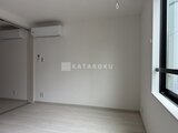 THE PALMS大島 窓からの採光が心地よい、広めのリビングダイニング空間