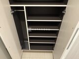 クレヴィアリグゼ蒲田西 容量たっぷりの収納棚が備わったシューズボックス