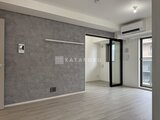 クレヴィアリグゼ蒲田西 モダンなアクセントクロスと広々としたリビングダイニング