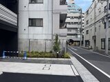 アークマーク大塚 道路に面した建物前の開放的なエントランスアプローチ