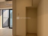 アークマーク大塚 開放的な玄関から居室へつながる廊下空間