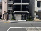 CREATIF蔵前 前面道路から見たモダンな外観と開放的なエントランス