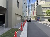 リビオメゾン浅草橋 建物前の落ち着いた街並みと建物の外観
