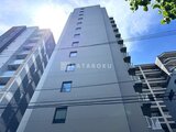 リビオメゾン浅草橋 青空を背景に撮影したモダンな外観の建物