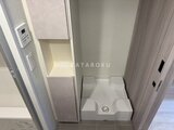 リビオメゾン浅草橋 洗濯機パンと収納棚のあるユーティリティスペース