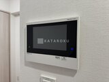 CREATIF本所吾妻橋 壁に埋め込まれたモダンなインターホンモニター