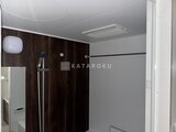 CREATIF本所吾妻橋 深い木目調パネルが落ち着いた浴室空間