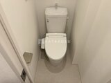 コンフォリア・リヴ押上ノース 温水洗浄便座付きの清潔感のあるトイレ空間