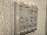 エスレジデンス駒場東大前 浴室乾燥機の操作パネル付き壁面