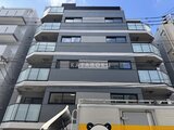 エスレジデンス亀戸バーム 日中の日差しが当たるモダンな外観の建物