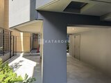 エスレジデンス亀戸バーム 日中光が入る開放的なアプローチと共用廊下の様子