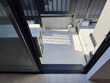 エスレジデンス亀戸バーム 陽光が降り注ぐバルコニーの様子