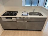 エスレジデンス亀戸バーム ガスコンロと食洗機付きの機能的なキッチン