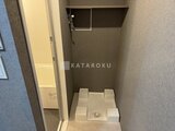 エスレジデンス亀戸バーム 洗濯パン設置された室内洗濯機置き場