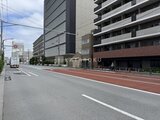 リテラス南千住サウス 前面道路から見た建物外観と周辺環境