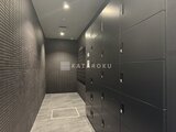 リテラス南千住サウス モダンなデザインのメールボックスが設置された共用廊下