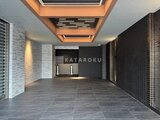 リテラス南千住サウス モダンな天井照明が印象的なエントランスホール