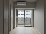 リテラス南千住サウス 明るい採光の洋室と大型窓からの開放感のある空間