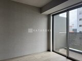 リテラス南千住サウス 大きな窓から光が入る開放的なリビングスペース