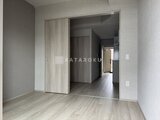 リテラス南千住サウス 奥行きのあるリビングダイニングから洋室へ続く開放的な空間