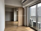 リテラス南千住サウス 大きなバルコニーに面した明るいリビングダイニング空間