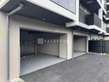 エスレジデンス千住大橋ブロード 広々とした駐車スペースと自転車置き場を備えた共用部