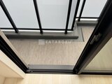 エスレジデンス千住大橋ブロード 開放的な天井窓から光が注ぐモダンな室内空間