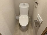 プレディアコート北千住 洗浄機能付きの清潔感のあるトイレ空間